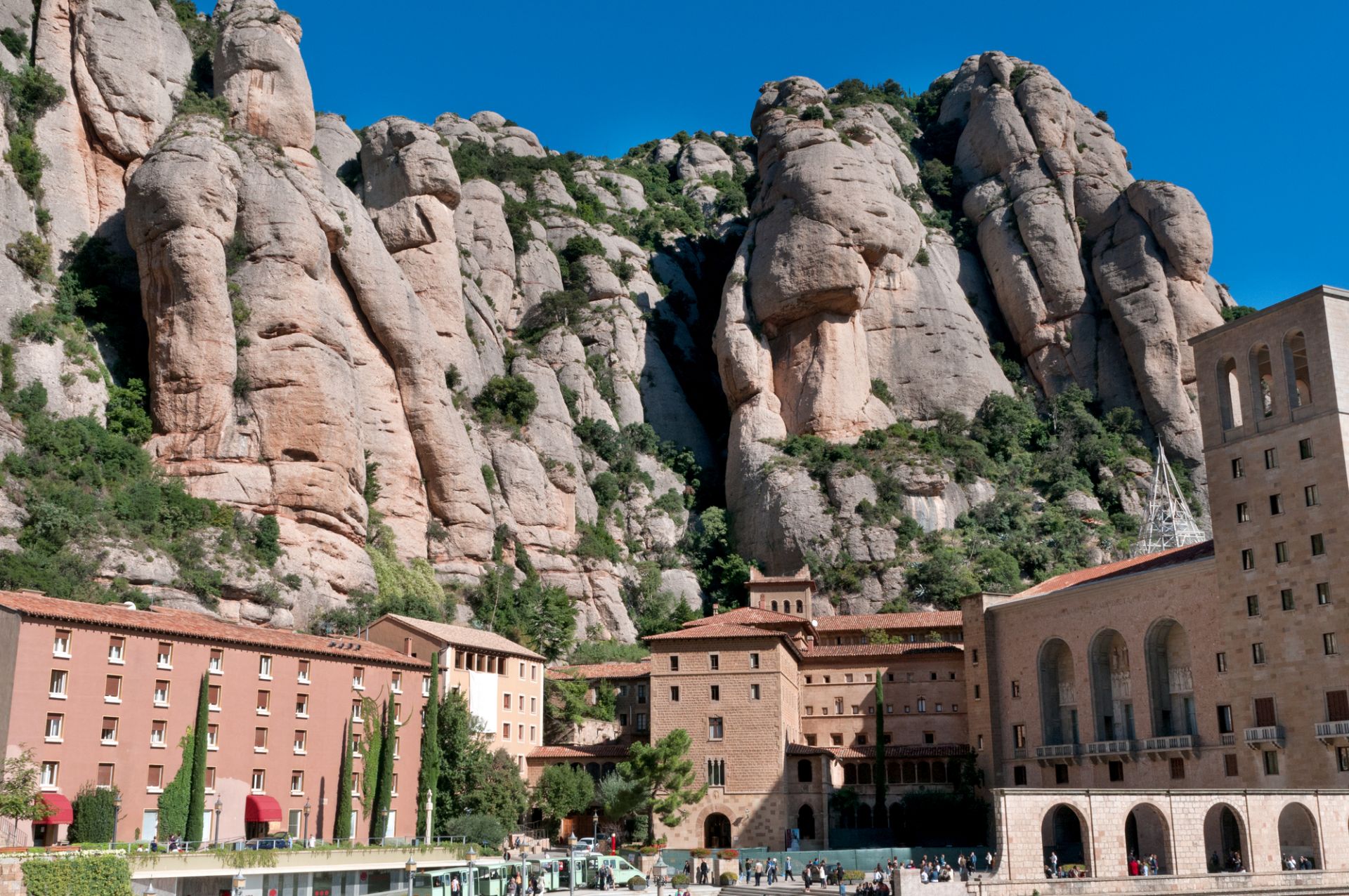 Excursión Diurna a Montserrat desde Barcelona - Alojamientos en Barcelona