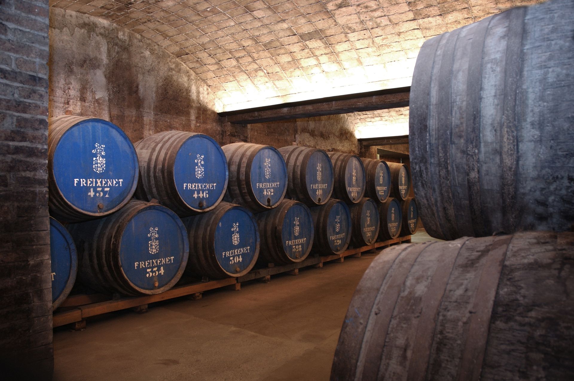 Bodegas Torres, Montserrat y Sitges con Brunch desde Barcelona - Alojamientos en Barcelona