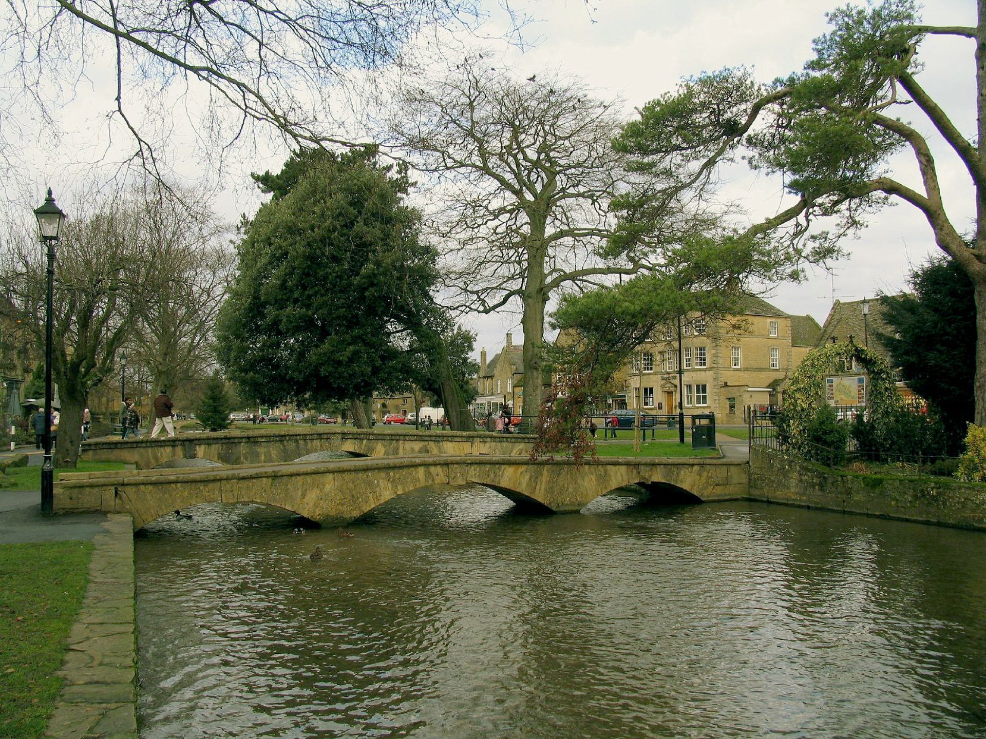 Low Cost: Discover Shakespeare’s Stratford and the Cotswolds - Alojamientos en Londres