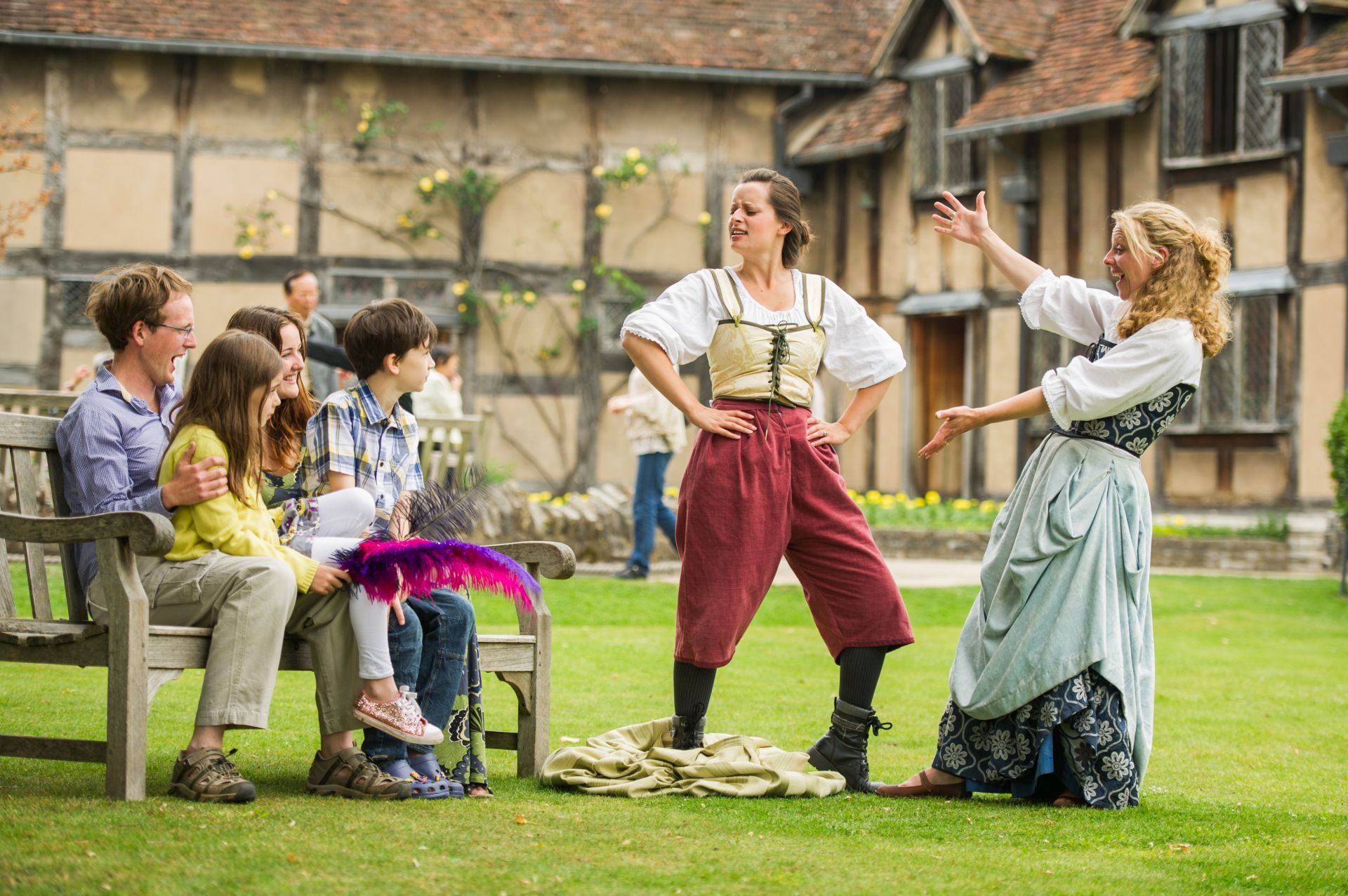 Low Cost: Discover Shakespeare’s Stratford and the Cotswolds - Alojamientos en Londres