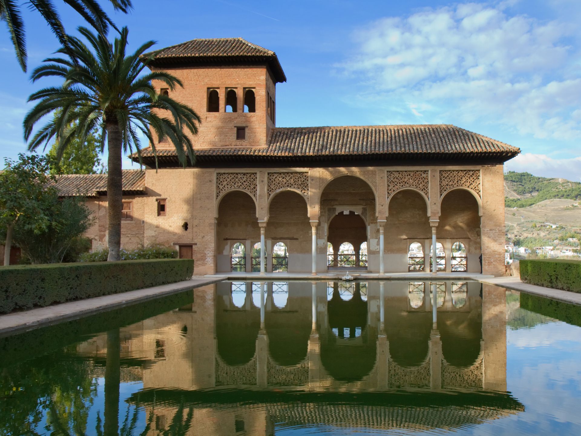 Alhambra Guided Tour & Audioguide - Alojamientos en Granada