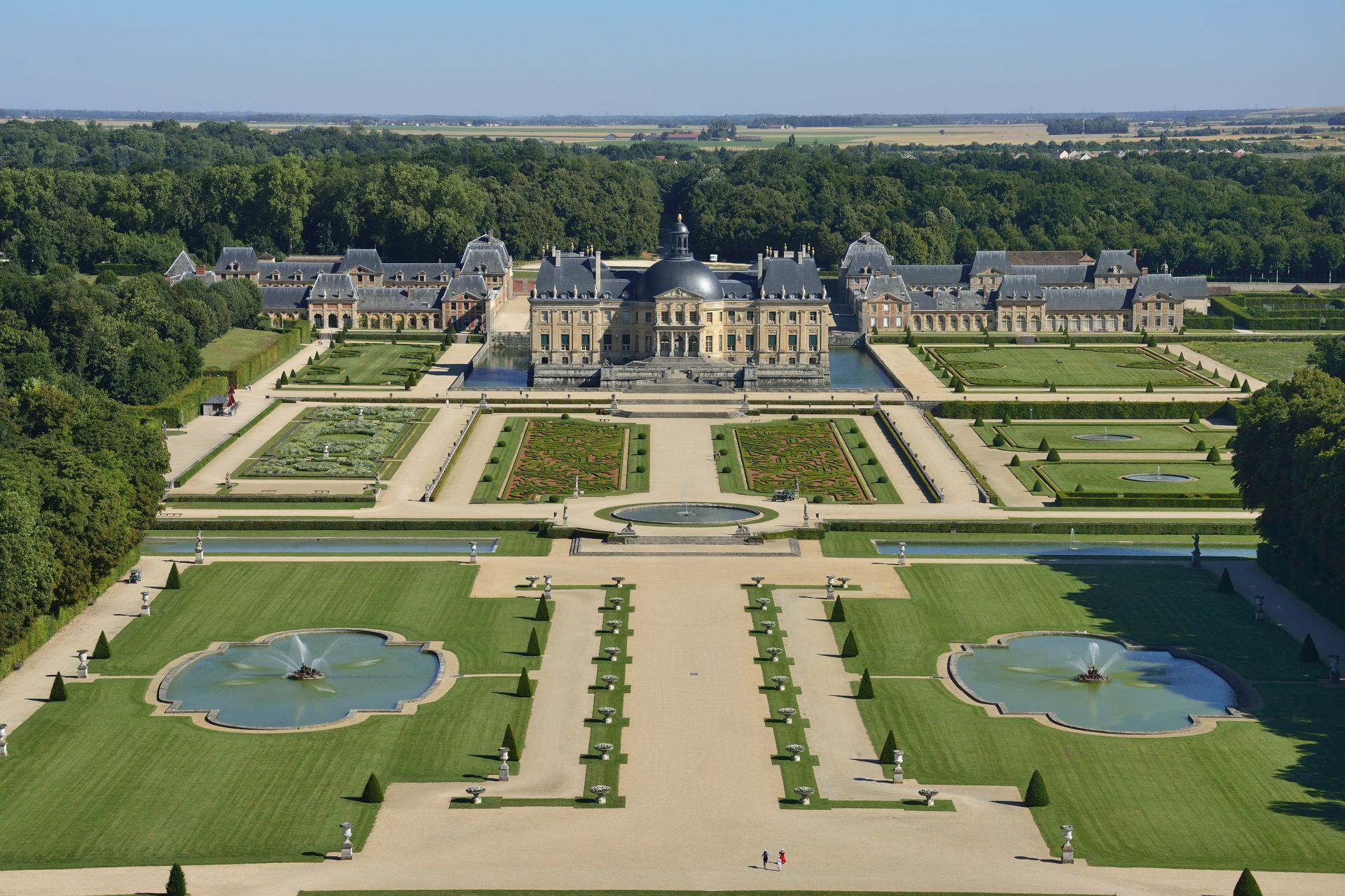 Excursión al Palacio de Vaux le Vicomte y el castillo de Fontainebleau desde París - Alojamientos en Paris