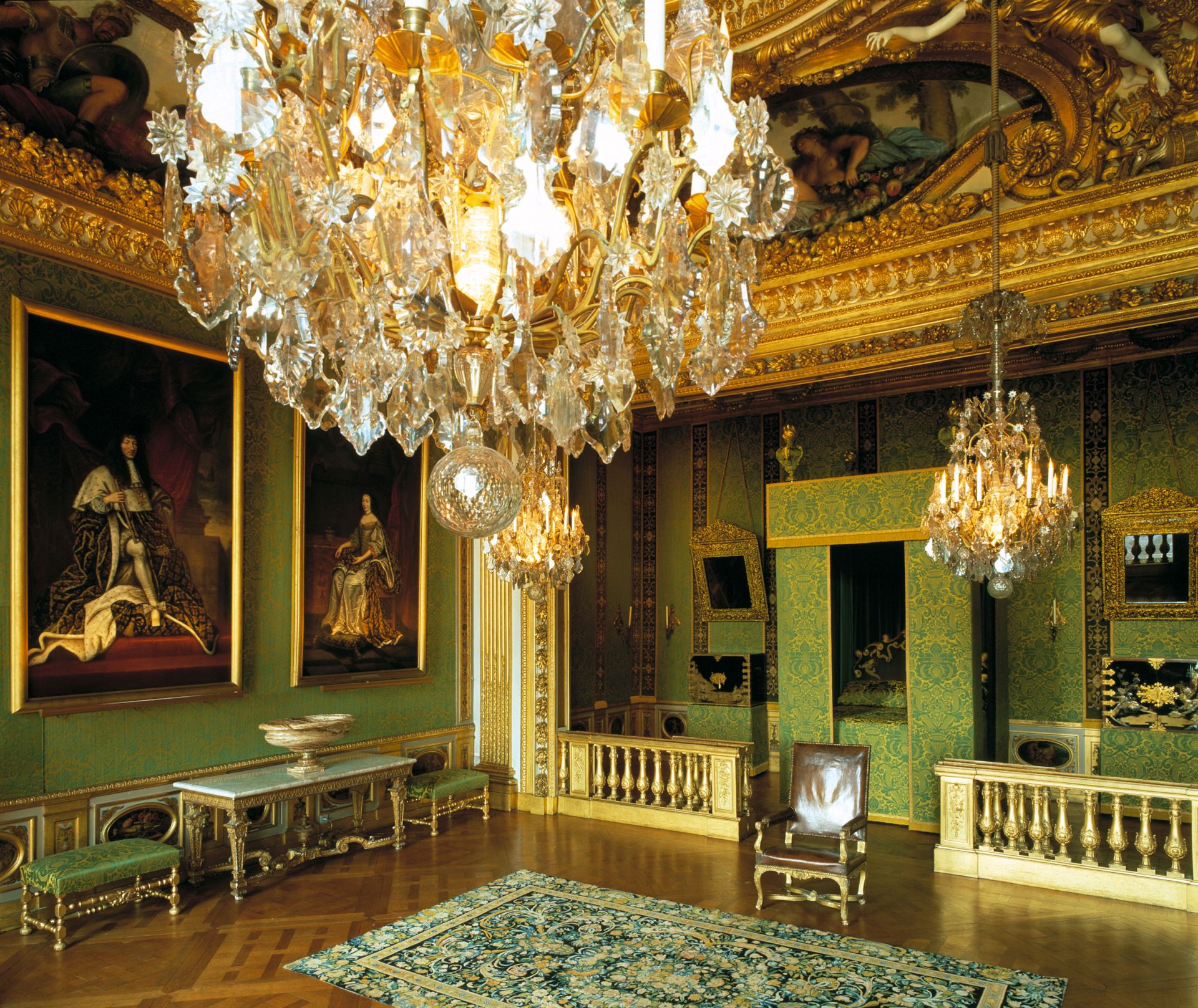 Excursión al Palacio de Vaux le Vicomte y el castillo de Fontainebleau desde París - Alojamientos en Paris