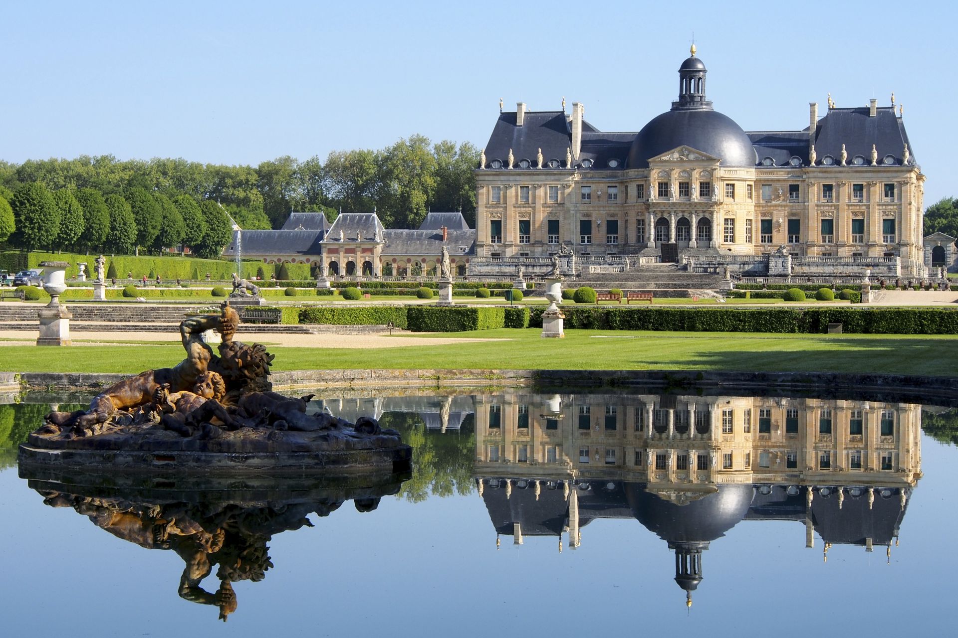 Excursión al Palacio de Vaux le Vicomte y el castillo de Fontainebleau desde París - Alojamientos en Paris